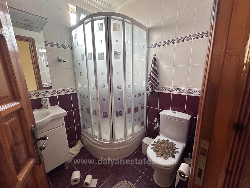 Charaktervolle Villa Auf Einem 500 M² Großen Privatgrundstück – Bietet Großes Potenzial.