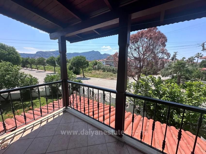 In Gülpınar Mit Bergpanorama Und Zu Fuß Erreichbar Zum Stadtzentrum Freistehende Villa