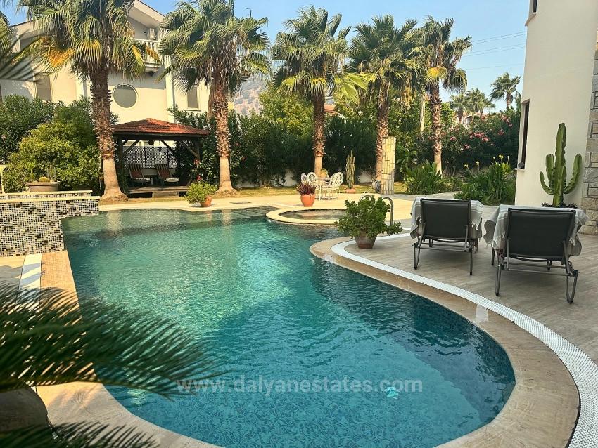 Ein Verstecktes Juwel Im Maraş-Viertel Von Dalyan