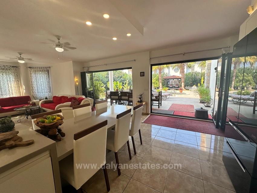 Ein Verstecktes Juwel Im Maraş-Viertel Von Dalyan