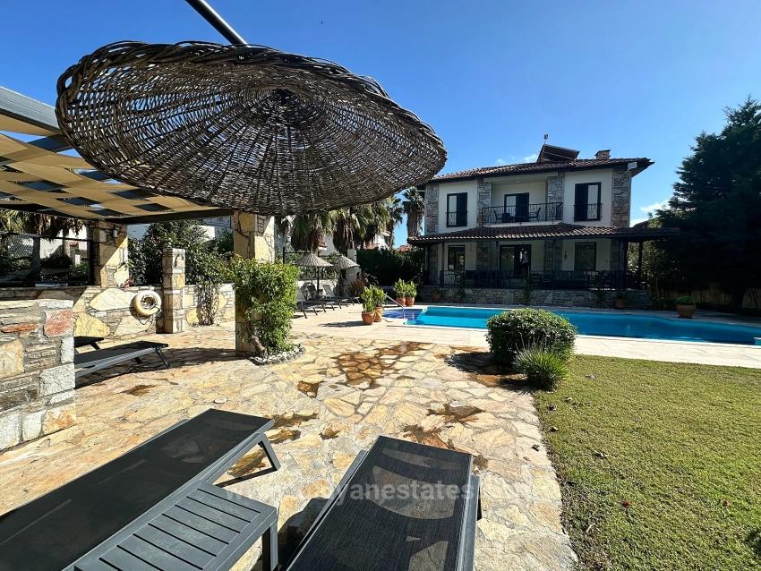 Elegante Villa Mit Privatem Pool Und Großem Garten In Dalyan Gülpınar