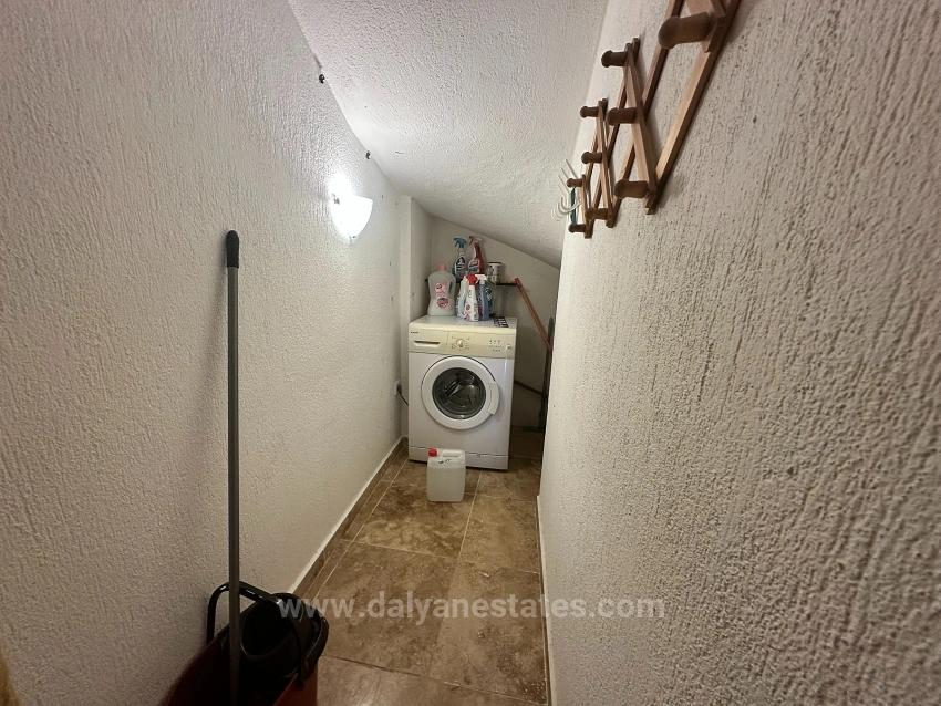 Traditioneller Bungalow Mit Privatem Pool Und Blick Auf Montenegro – Langzeitmiete