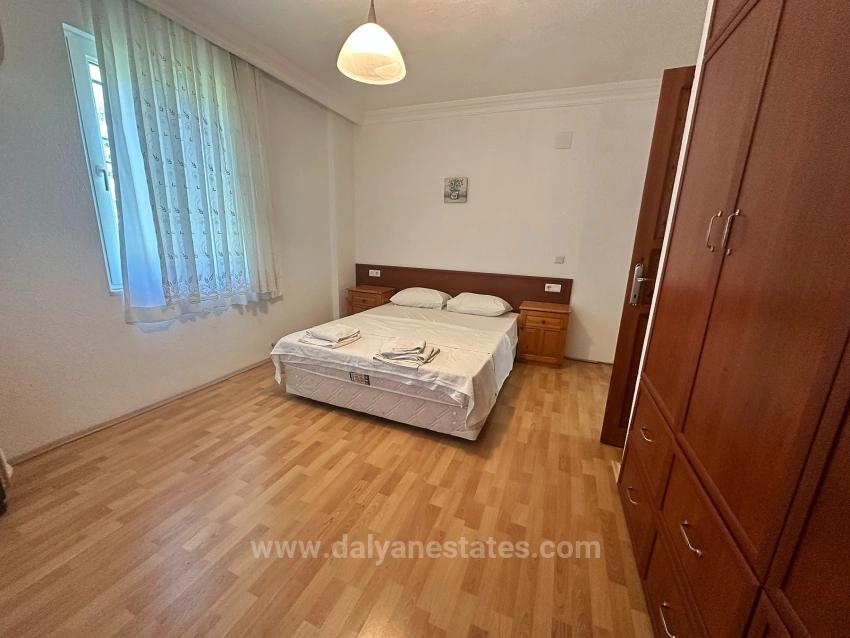 Traditioneller Bungalow Mit Privatem Pool Und Blick Auf Montenegro – Langzeitmiete