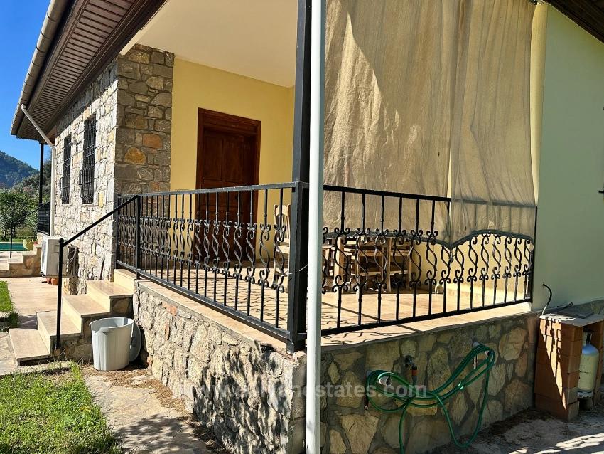 Traditioneller Bungalow (3+1 Schlafzimmer) Mit Privatem Pool Und Blick Auf Montenegro – Langzeitmiete