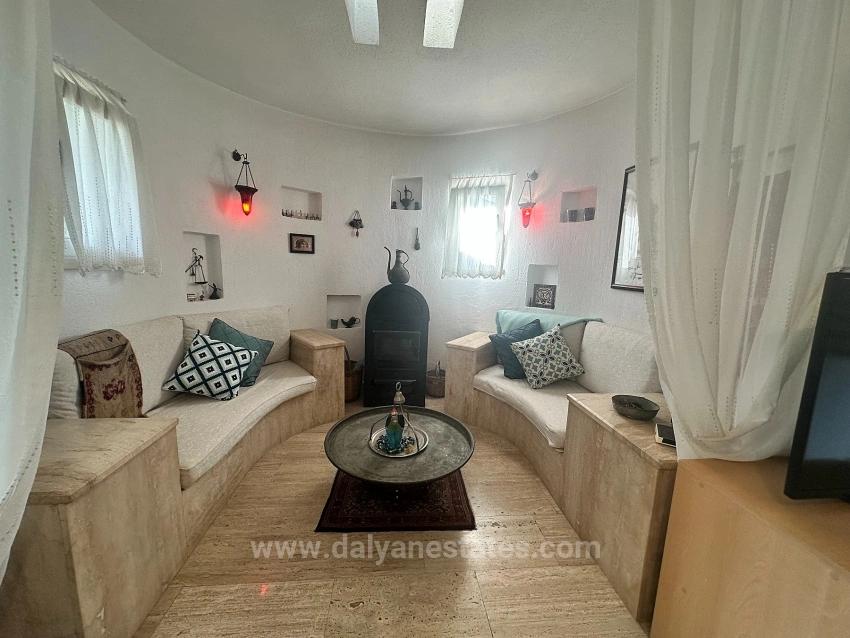 Einzigartige Mediterrane Villa Mit Einliegerwohnung