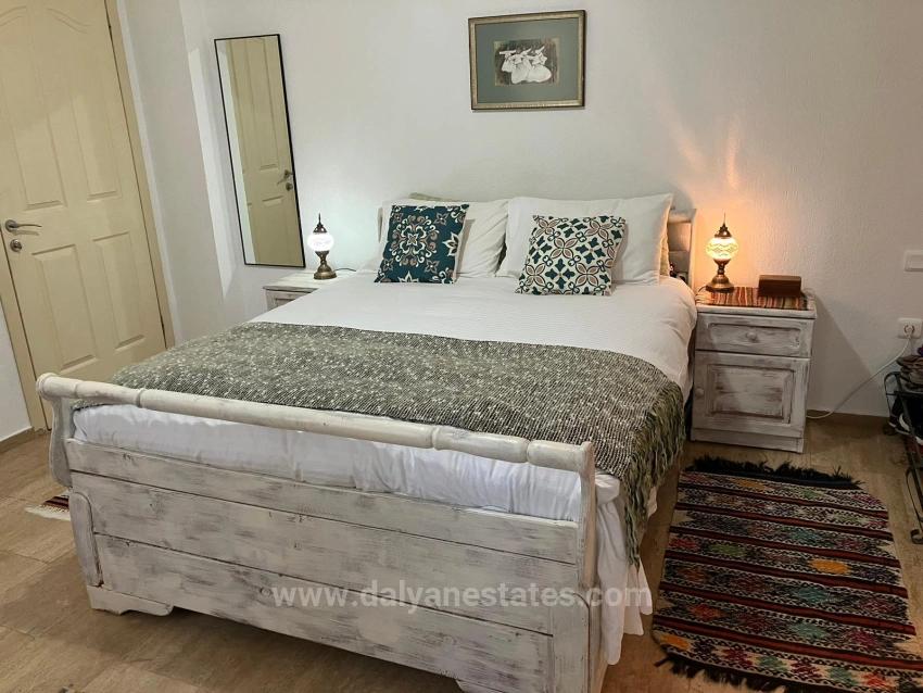 Einzigartige Mediterrane Villa Mit Einliegerwohnung