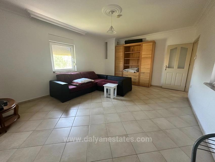 Großartige Gelegenheit Für Zwei Wohneinheiten – Unbegrenztes Potenzial Auf Einem 1.000 M² Großen Grundstück