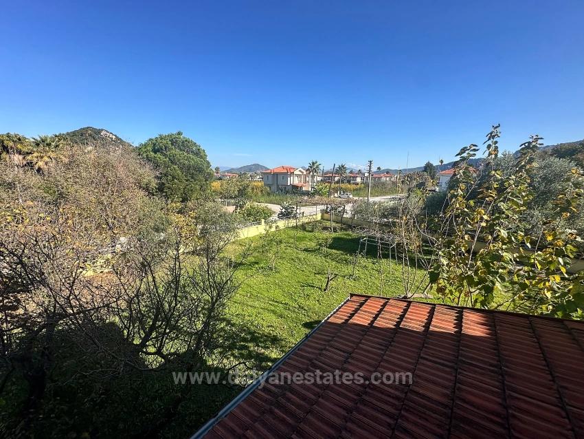 Großartige Gelegenheit Für Zwei Wohneinheiten – Unbegrenztes Potenzial Auf Einem 1.000 M² Großen Grundstück