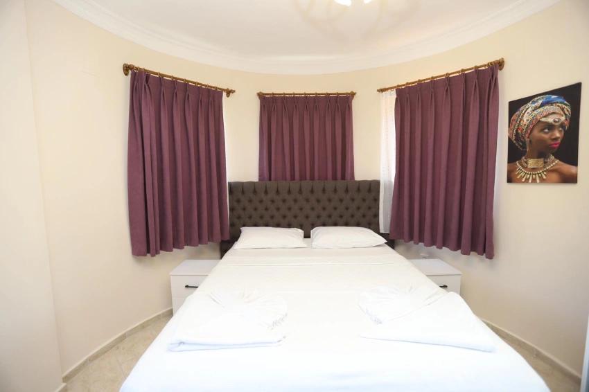 Stilvolle Und Komplett Renovierte Privatvilla Mit Blick Auf Montenegro – Memphis Blue