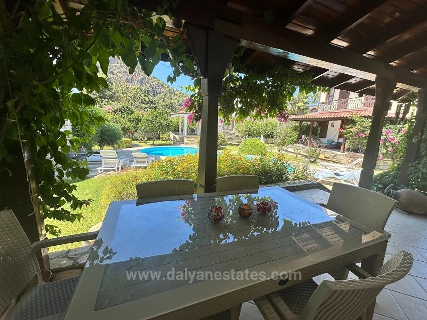 Villa Mit Zwei Schlafzimmern In Einem Charmanten Komplex In Gülpınar, Dalyan.