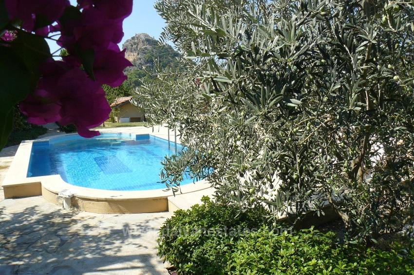 King’s Villa Nr. 1 – Exklusiver Lebensstil Mit Flussblick, Eleganz Pur