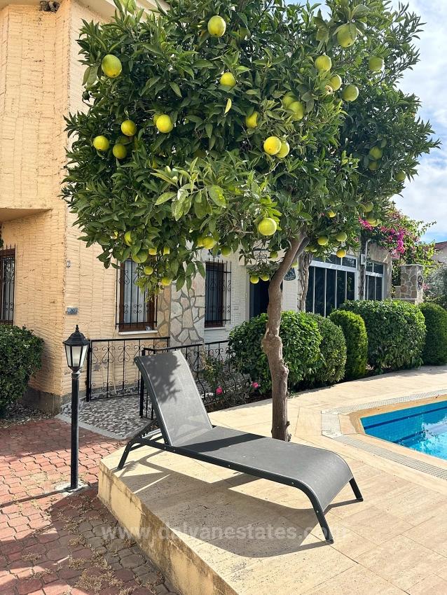 Ein Ruhiges, Helles Und Zeitloses Einfamilienhaus Im Zentrum Von Dalyan.