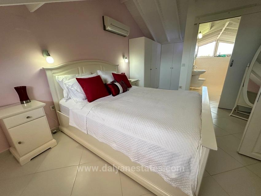 Ein Außergewöhnliches Leben, Geschmückt Mit Zeitloser Eleganz In Osmanağalar