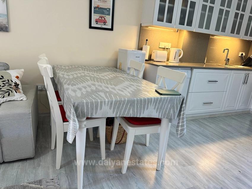 Ein Außergewöhnliches Leben, Geschmückt Mit Zeitloser Eleganz In Osmanağalar