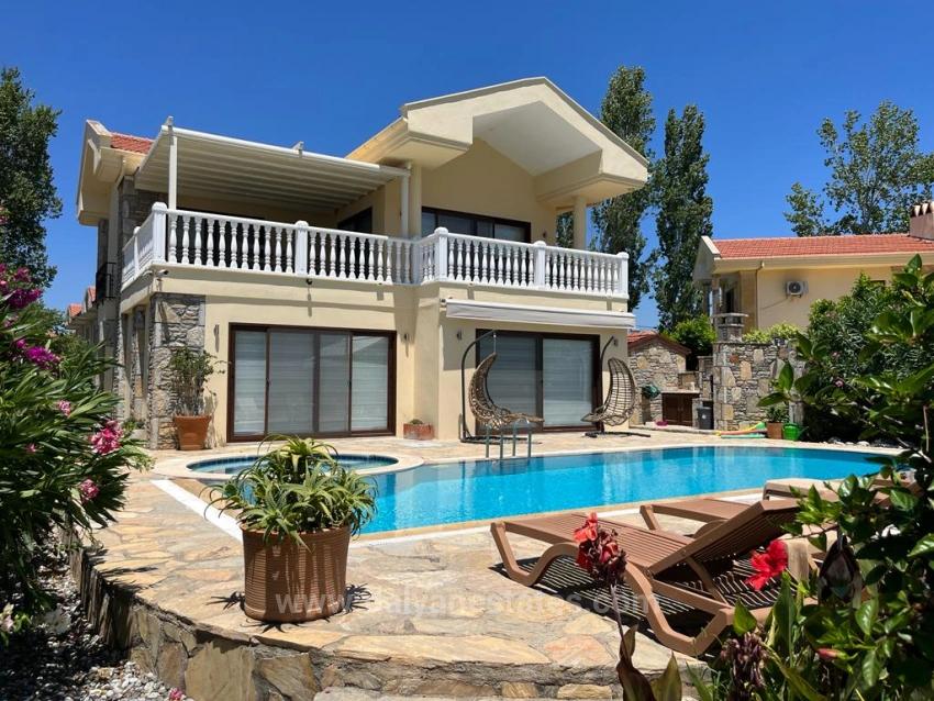4+1-Zimmer Villa Zu Verkaufen in Dalyan Mah Ortaca - 800 m²