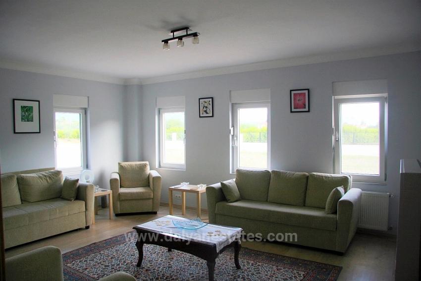 Luxuriöse Naturvilla Auf Einem 6.000 M² Großen Privatgrundstück