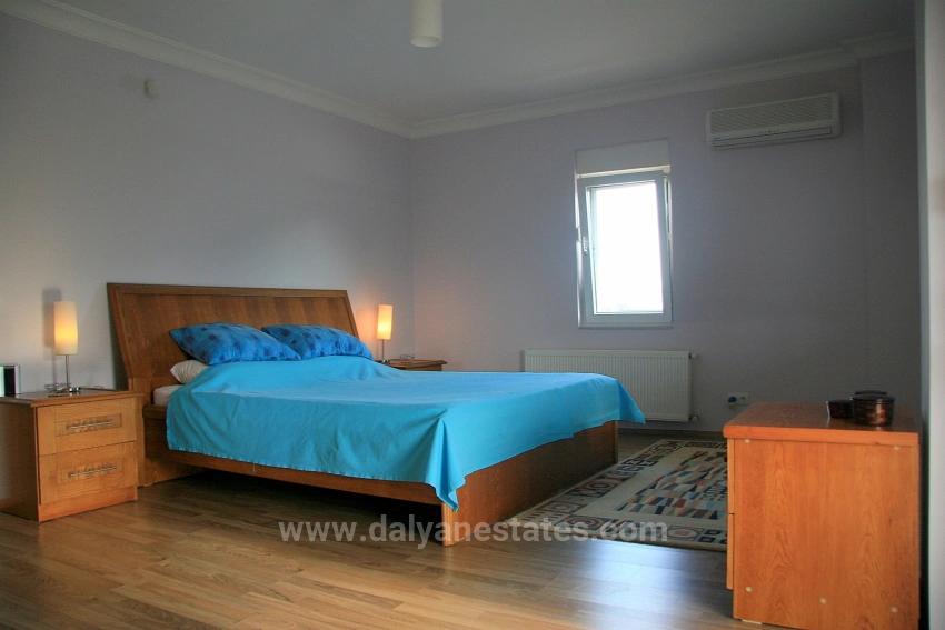 Luxuriöse Naturvilla Auf Einem 6.000 M² Großen Privatgrundstück