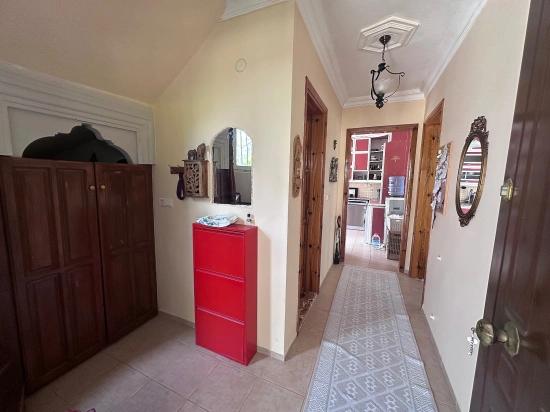 Charaktervolle Villa Auf Einem 500 M² Großen Privatgrundstück – Bietet Großes Potenzial.