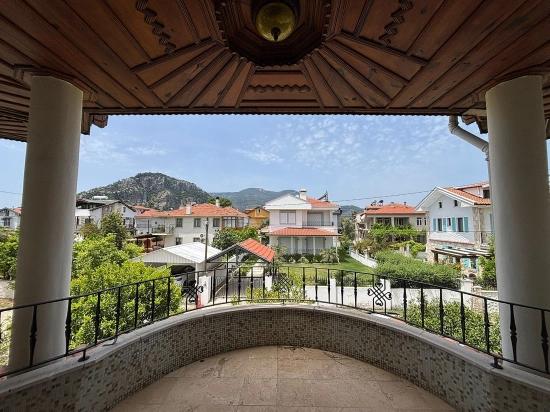 Villa Zum Verkauf In Einer Geschlossenen Wohnanlage In Dalyan Gülpınar