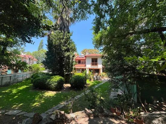 Dalyan Zentrum Mit Verstecktem Garten Zum Verkauf Stehendes Doppelhaus