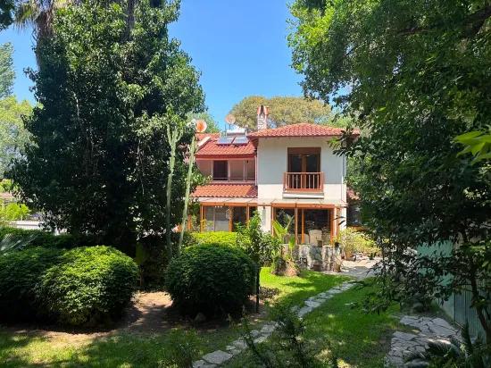 Dalyan Zentrum Mit Verstecktem Garten Zum Verkauf Stehendes Doppelhaus