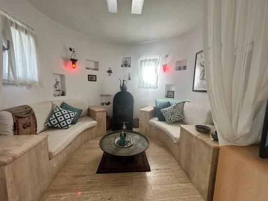 Einzigartige Mediterrane Villa Mit Separatem Apartment