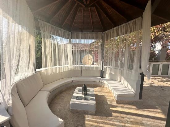 Einzigartige Mediterrane Villa Mit Separatem Apartment