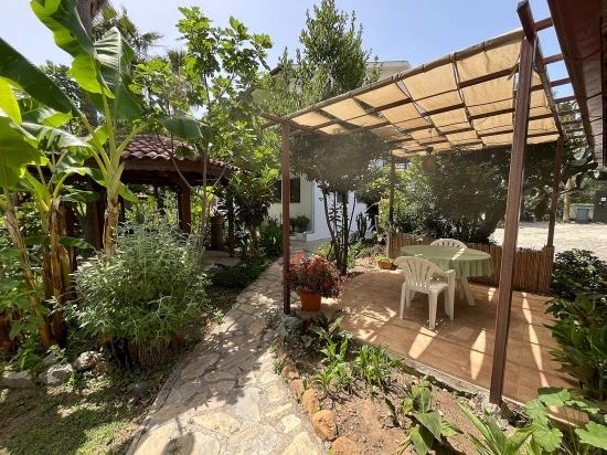 Dalyans Verstecktes Paradies: Luxuriöses Boutique-hotel Mit Garten, Ideal Für Investoren