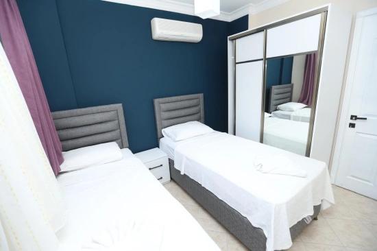 Stilvolle Und Komplett Renovierte Privatvilla Mit Blick Auf Montenegro – Memphis Blue
