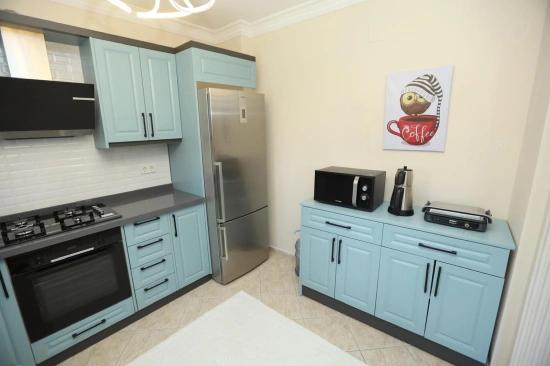 Stilvolle Und Komplett Renovierte Privatvilla Mit Blick Auf Montenegro – Memphis Blue