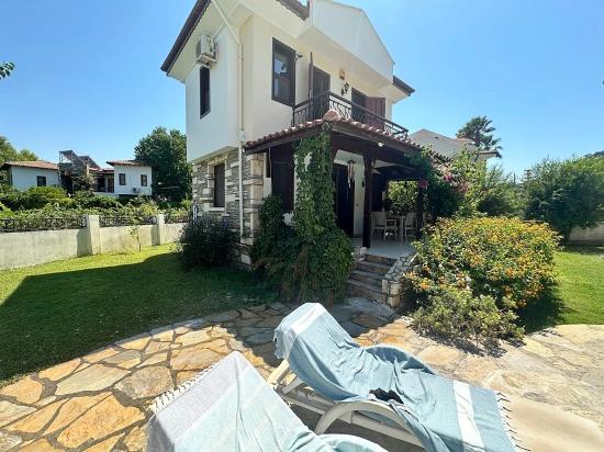 Villa Mit Zwei Schlafzimmern In Einem Charmanten Komplex In Gülpınar, Dalyan.