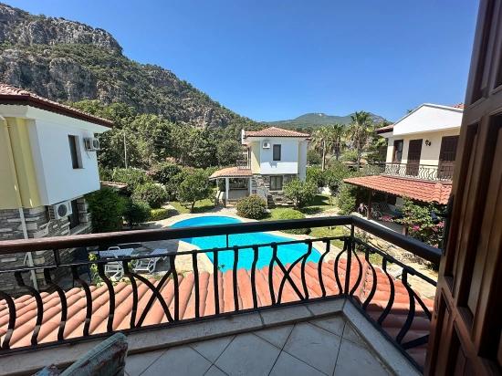 Villa Mit Zwei Schlafzimmern In Einem Charmanten Komplex In Gülpınar, Dalyan.