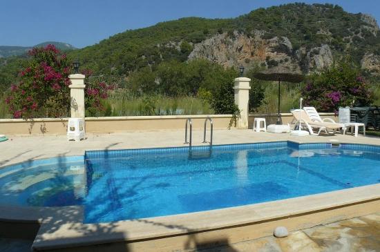 King’s Villa Nr. 1 – Exklusiver Lebensstil Mit Flussblick, Eleganz Pur