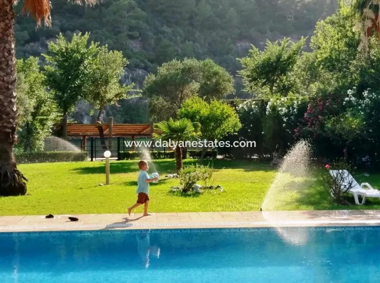 Attractive Riverside Duplex