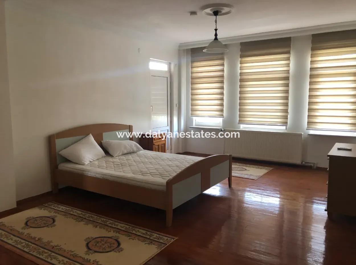 Traditional Villa In Need Of Love