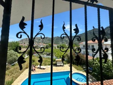 Pretty Dormer Bungalow For Sale