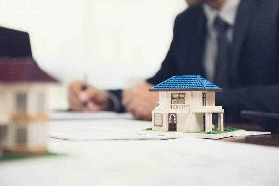 Warum Mit Einer Gewerbeimmobilienagentur Zusammenarbeiten?