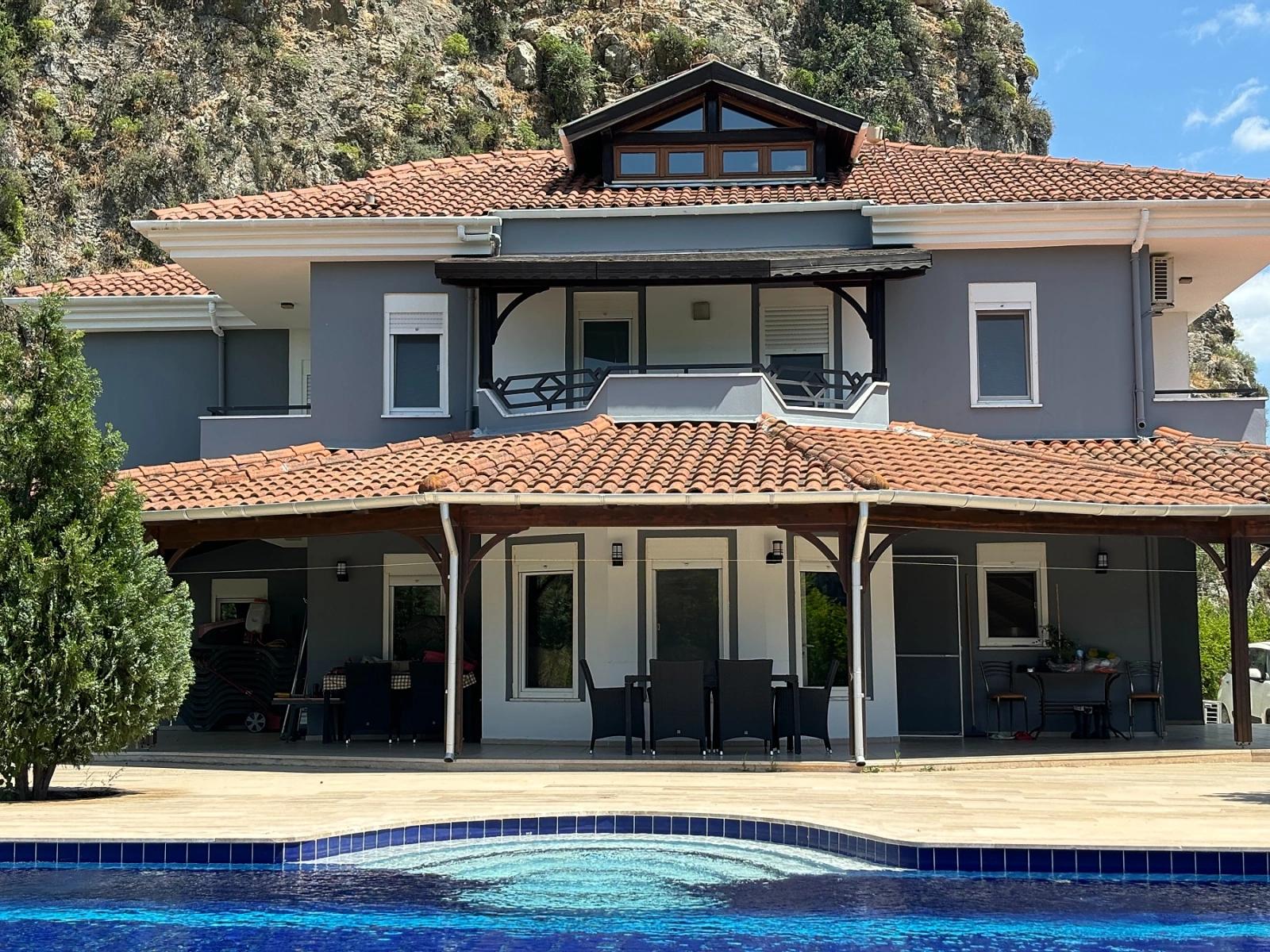 Luxury Nature Villa Located On A 6,000 M² Private Plot
