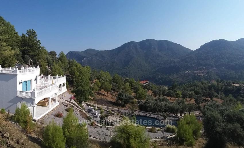 Luxury 7-Bedroom Mansion With Unparalleled Sea Views In Gökbel