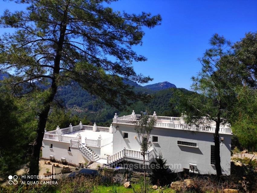 Luxury 7-Bedroom Mansion With Unparalleled Sea Views In Gökbel – Prestigious Location On A 5,000 M² Plot