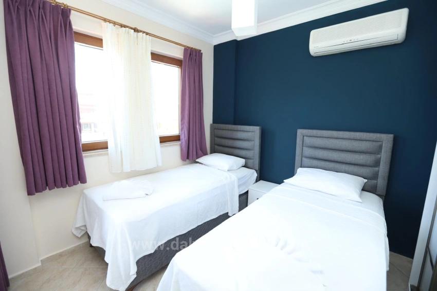 Stylish And Fully Renovated Private Villa With Mountian Views – Memphis Blue