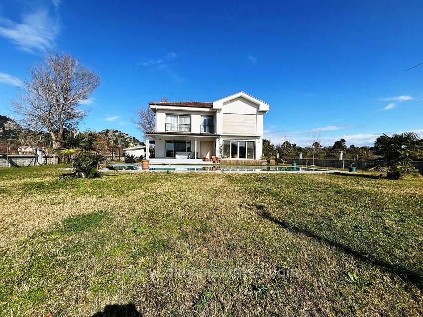 Stylish Villa On 5000M2 Suitable For Citizenship Purchase