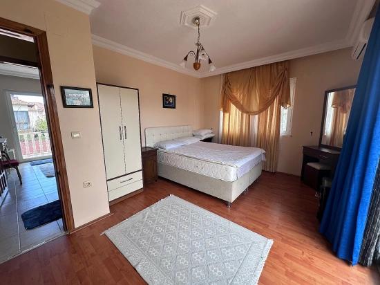 Characterful Villa Offers Great Potential.