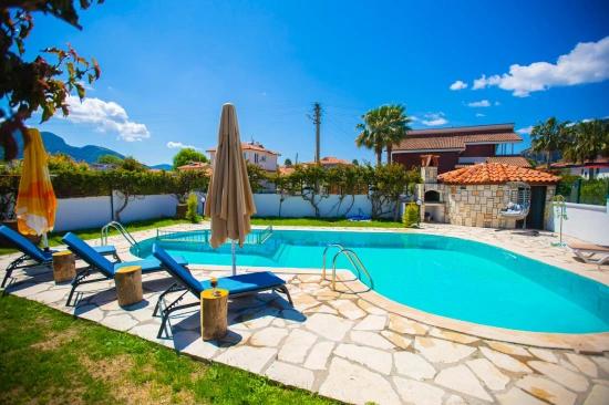 Stylish And Fully Renovated Private Villa