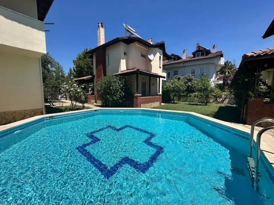 Detached Villa With Shared Pool In A Small Complex.
