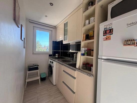 First Floor, Stylish And Well-maintained One-bedroom Apartment