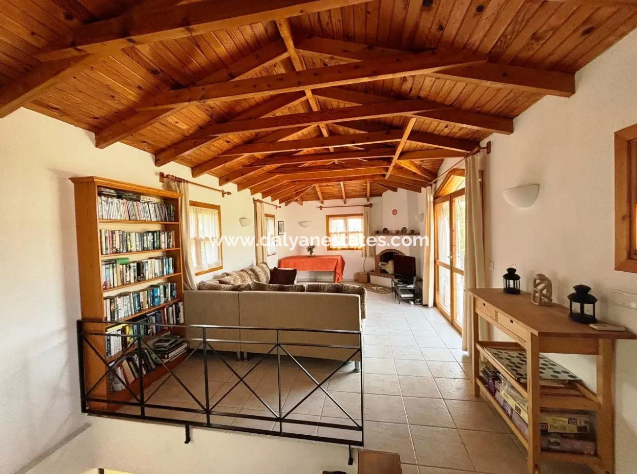 Strikingly Beautiful 3 Bed Villa