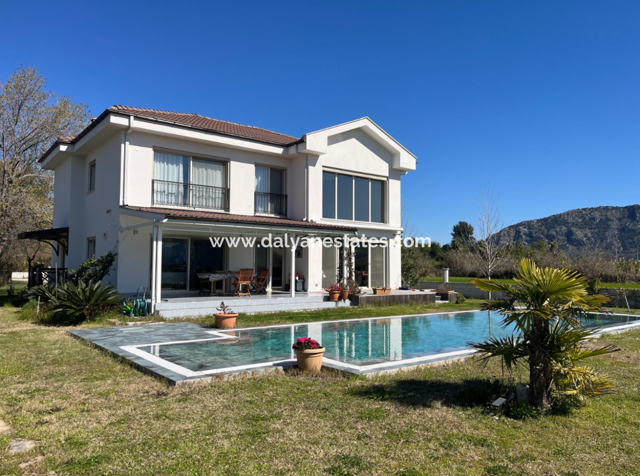 Unique Villa On Large Land