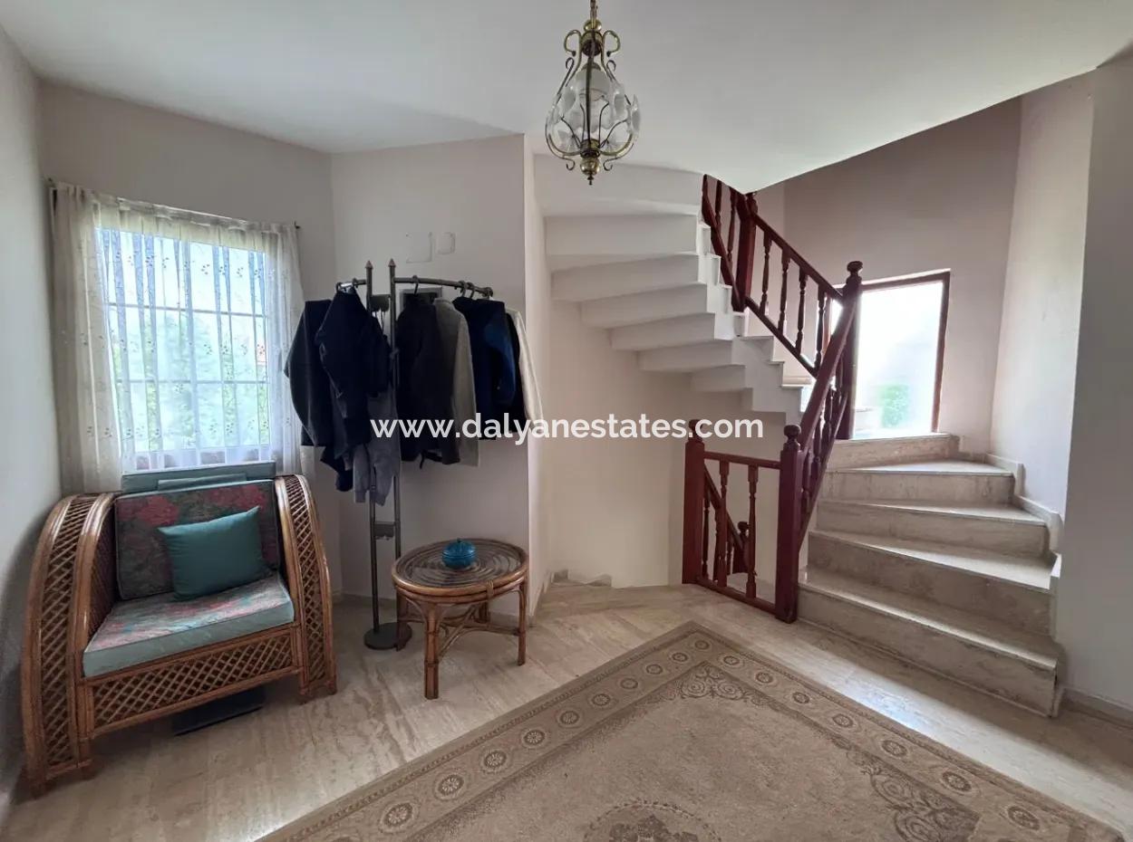 Homely Complex Villa Close To Town