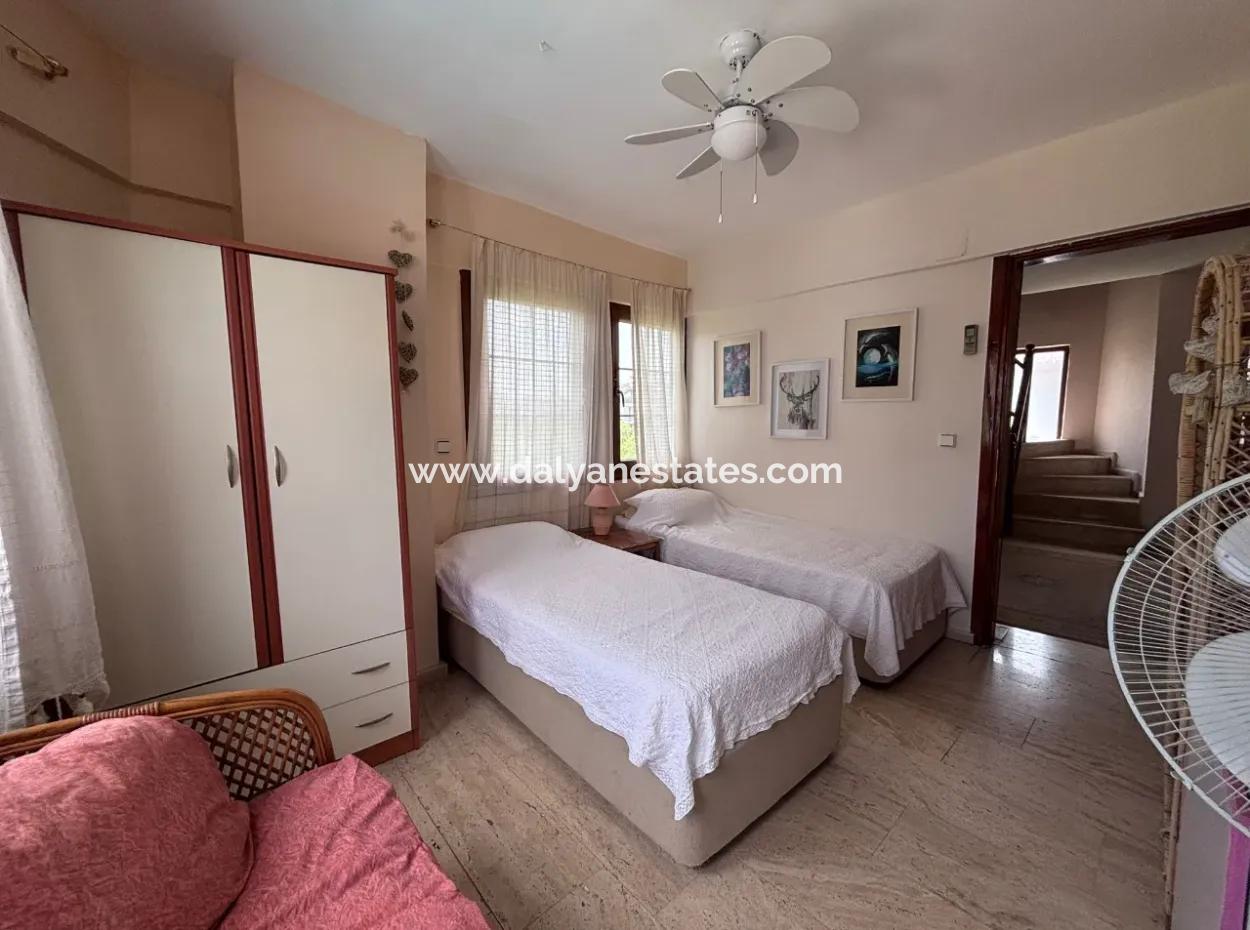 Homely Complex Villa Close To Town